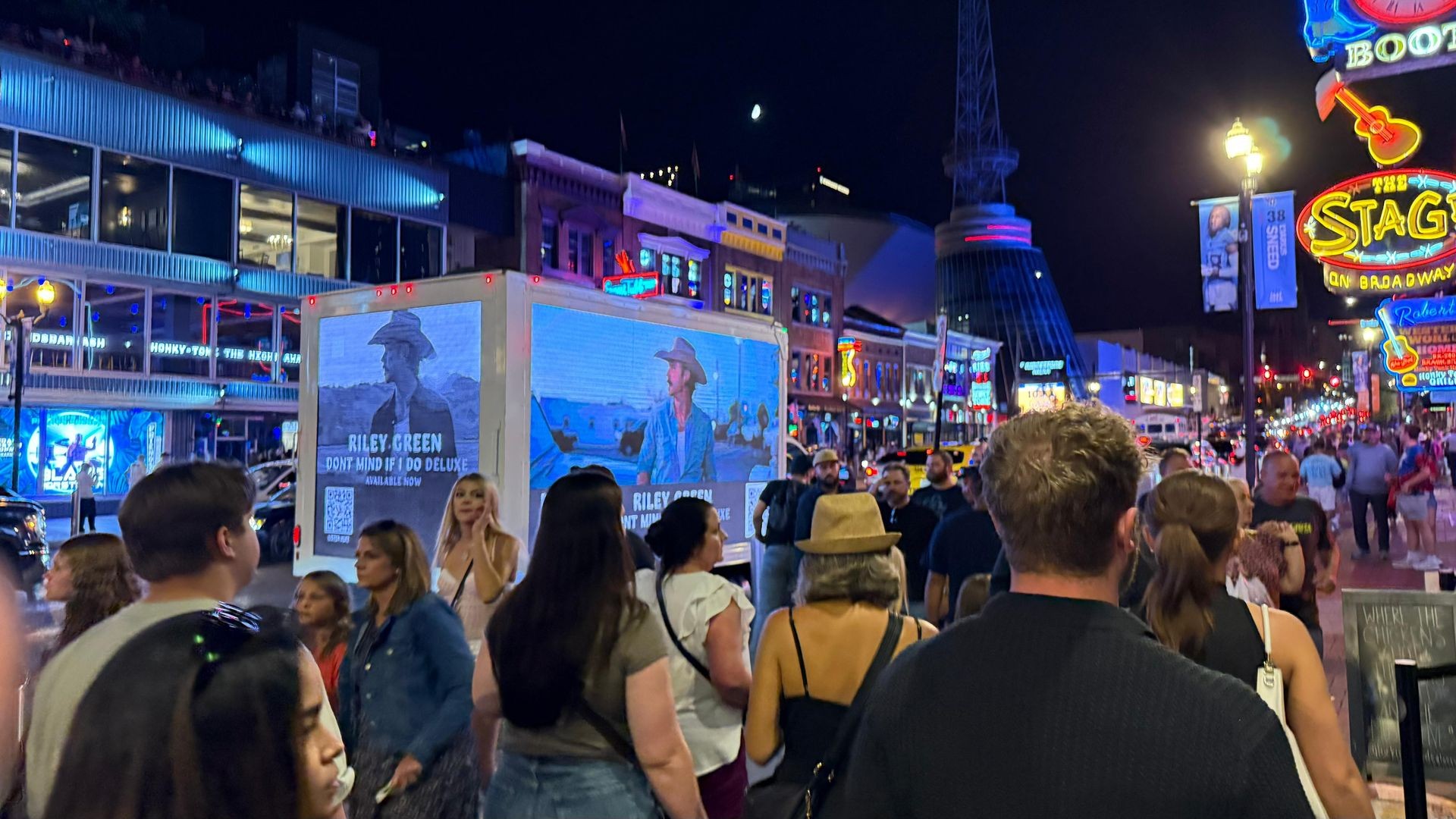 Riley Green & Broadway